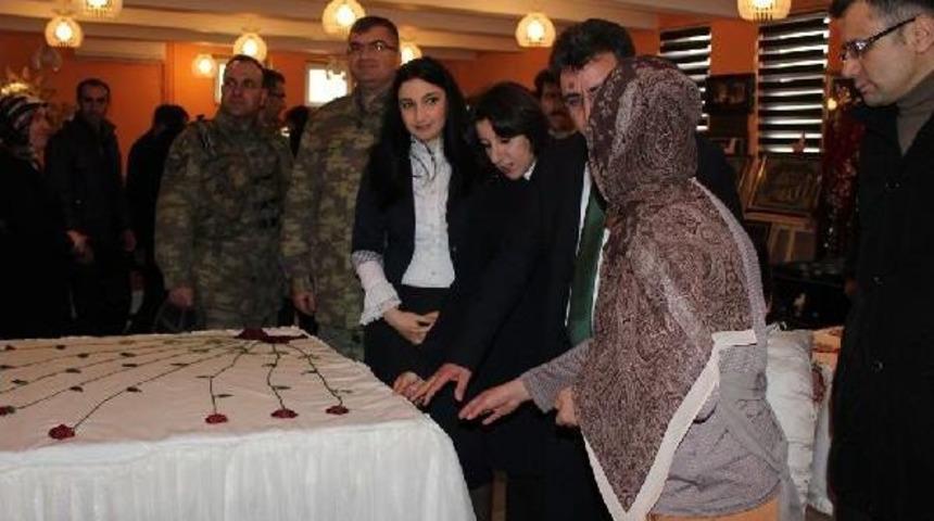 Şemdinli'de Kursiyerlerin El Işi Sergisi