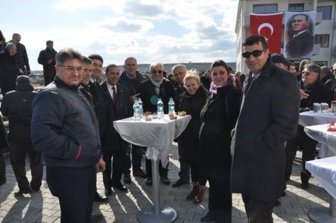 Hayırsever Aileden Ayvalık&rsquo;a 18 Derslikli Okul