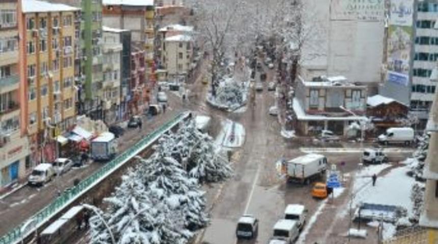 Kocaeli&rsquo;nde Okullar Bir G&uuml;n Daha Tatil