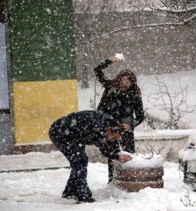 Tokat’ta Kar Tatili Öğrencileri Sevindirdi