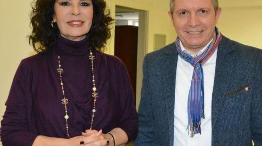 Hülya Koçyiğit: Ey Insanoğlu, Insanlığından Utan!