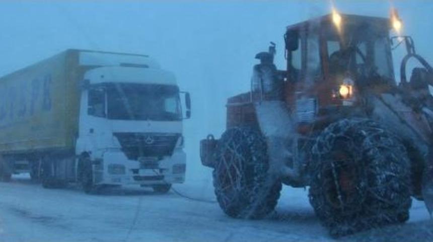 Sivas-Malatya Karayolunda Yoğun Tipi Ulaşımı Etkiliyor