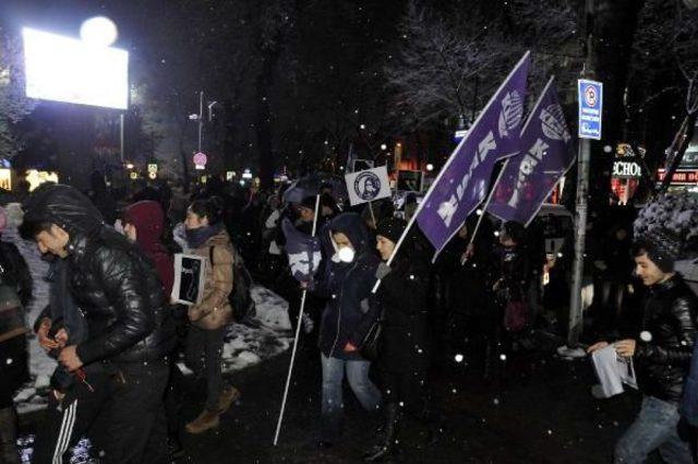 Kar Altında Özgecan Protestosu