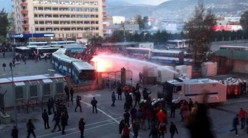 Derbi Olaylı Başladı