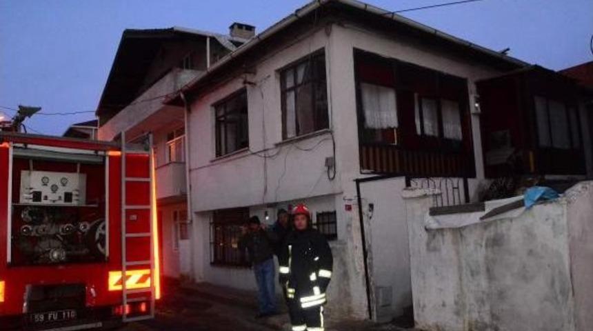 Yaşlı Kadın Evinde &Ouml;l&uuml; Olarak Bulundu