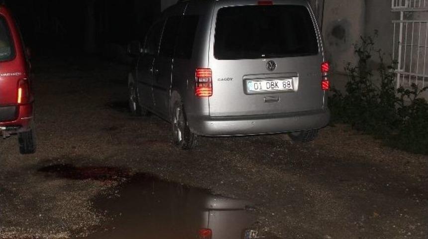 Evinin &Ouml;n&uuml;nde Uğradığı Silahlı Saldırıda &Ouml;ld&uuml;