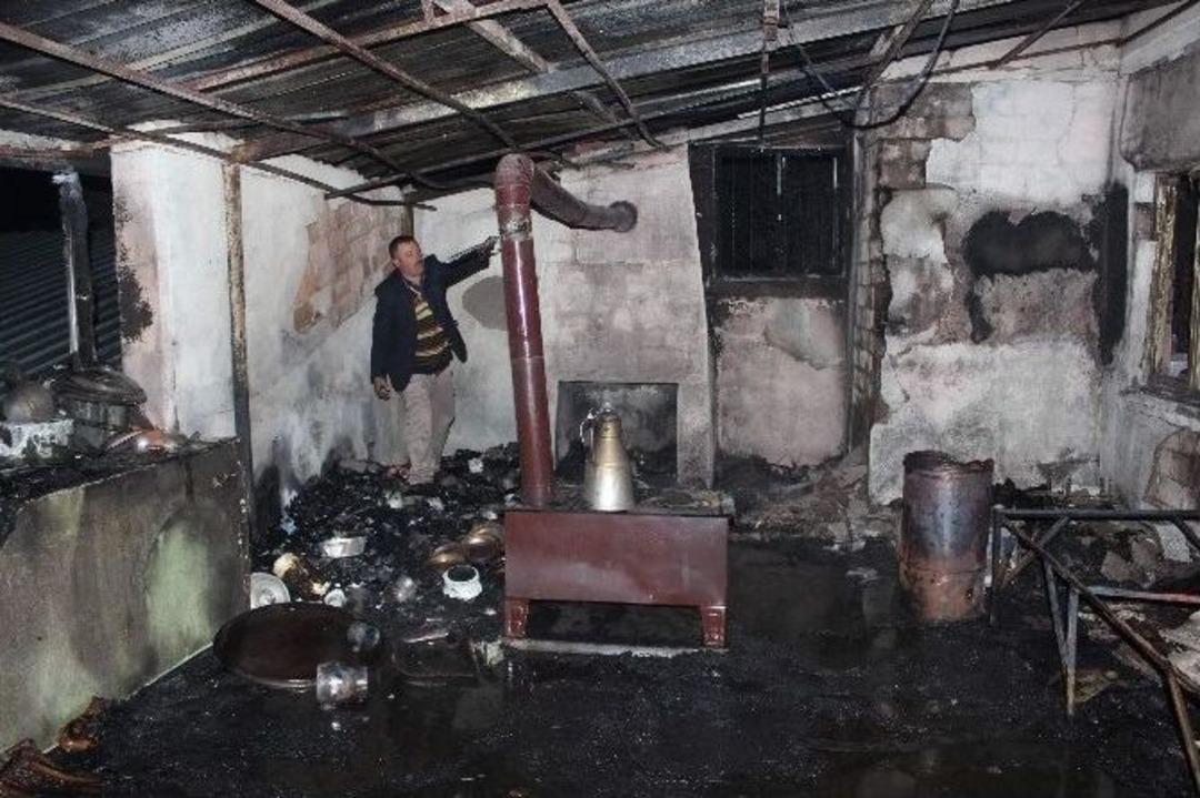 T&uuml;pler Bomba Gibi Patladı, Herkes Uyanınca Faciadan D&ouml;n&uuml;ld&uuml;