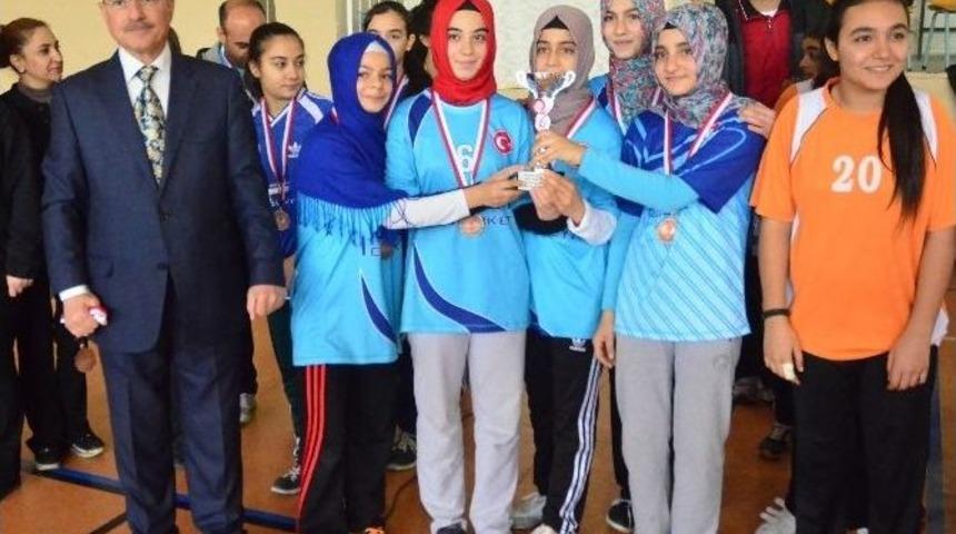Badminton Anadolu Yıldızlar Ligi &Ccedil;eyrek Final M&uuml;sabakaları