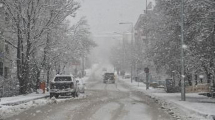Tunceli&rsquo;de Kar Yağışı Hayatı Olumsuz Etkiliyor