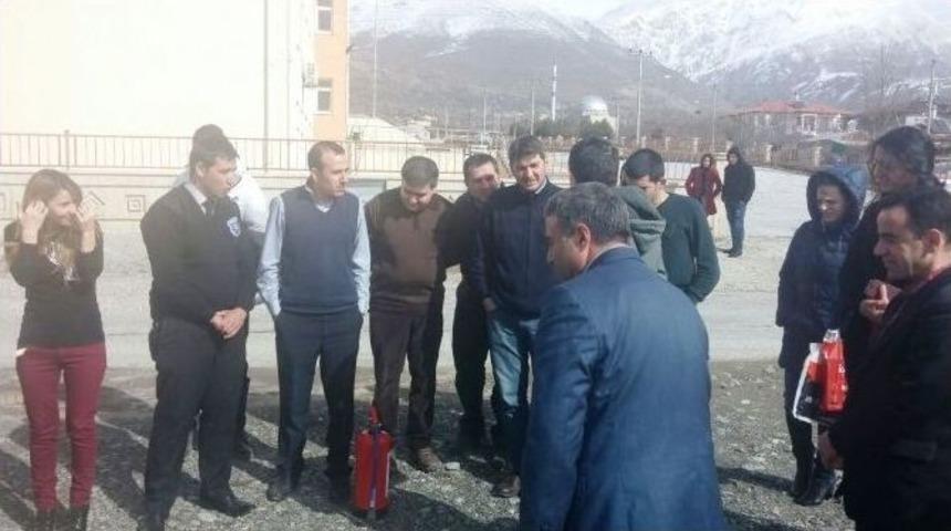 &Uuml;z&uuml;ml&uuml; Myo Personeline Afet Eğitimi