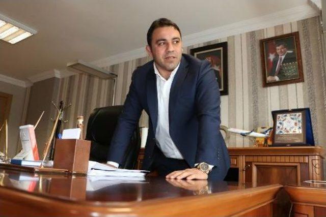 Hamza Yerlikaya'ya Dünya Güreş Birliği'nden Büyük Onur