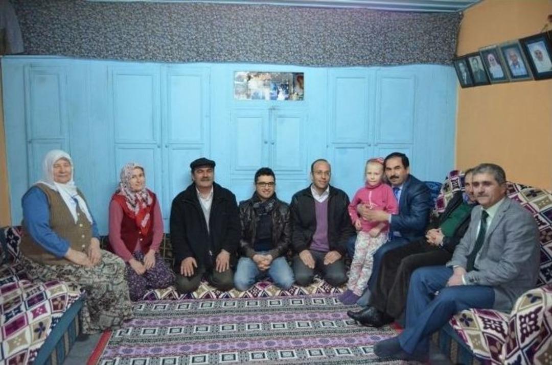 &Ccedil;ocukların Yarınları İ&ccedil;in &Ccedil;alışıyorlar