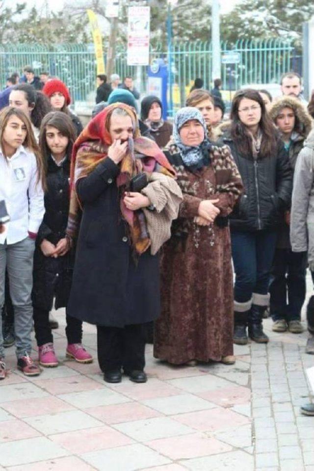 Elmadağ'da Özgecan Için Yürüdüler