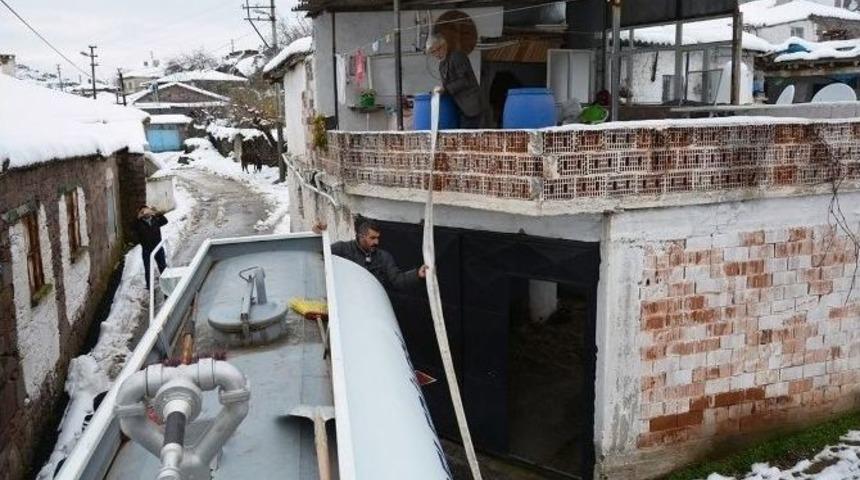 Yunusemre Belediyesi Yuntdağı&rsquo;na Su Takviyesi Yaptı