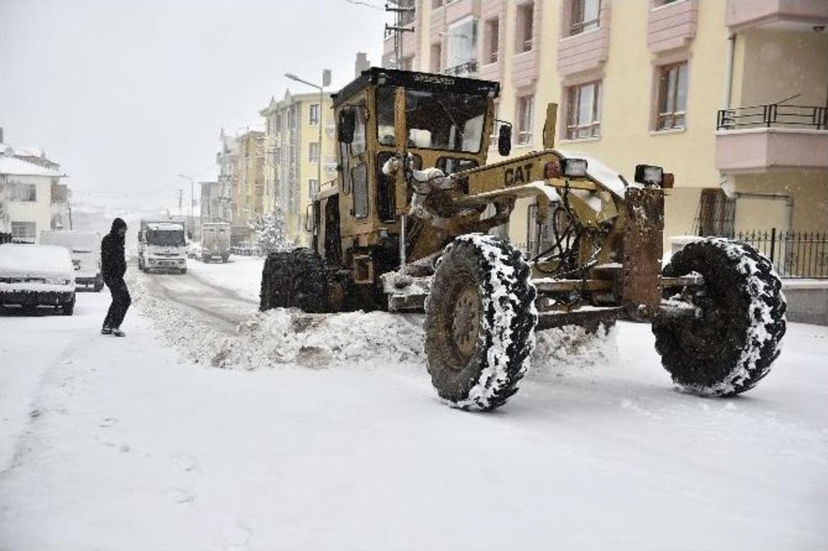Mamak Belediyesi&rsquo;nden 65 Mahallede Kar Mesaisi