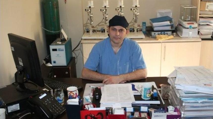Nkü Kalp Damar Cerrahisi Doç. Dr. Özcan Gür: "damar Tıkanıklığı Hastalarına Ameliyatsız ’aterektomi’ Yöntemi Uyguluyoruz"
