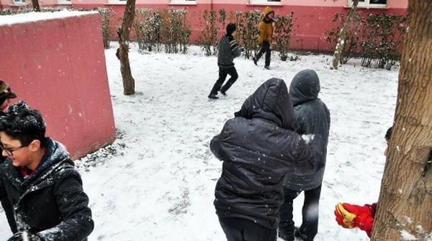 Soma'da Taşımalı Eğitime Kar Engeli