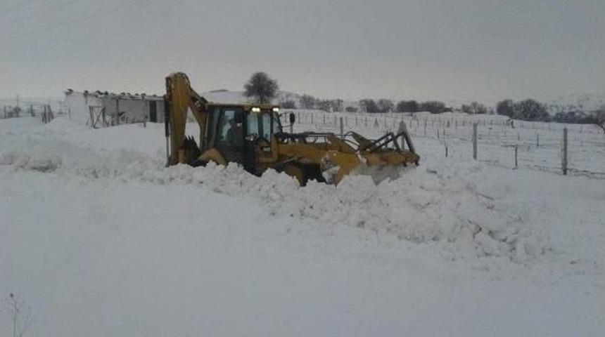 Balıkesir'in Ilçelerinde Kar Esareti