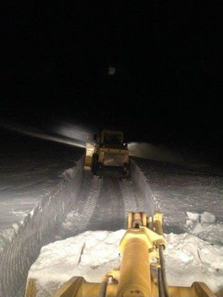 Büyükşehir Belediyesi’nden Yoğun Kar Mesaisi G1