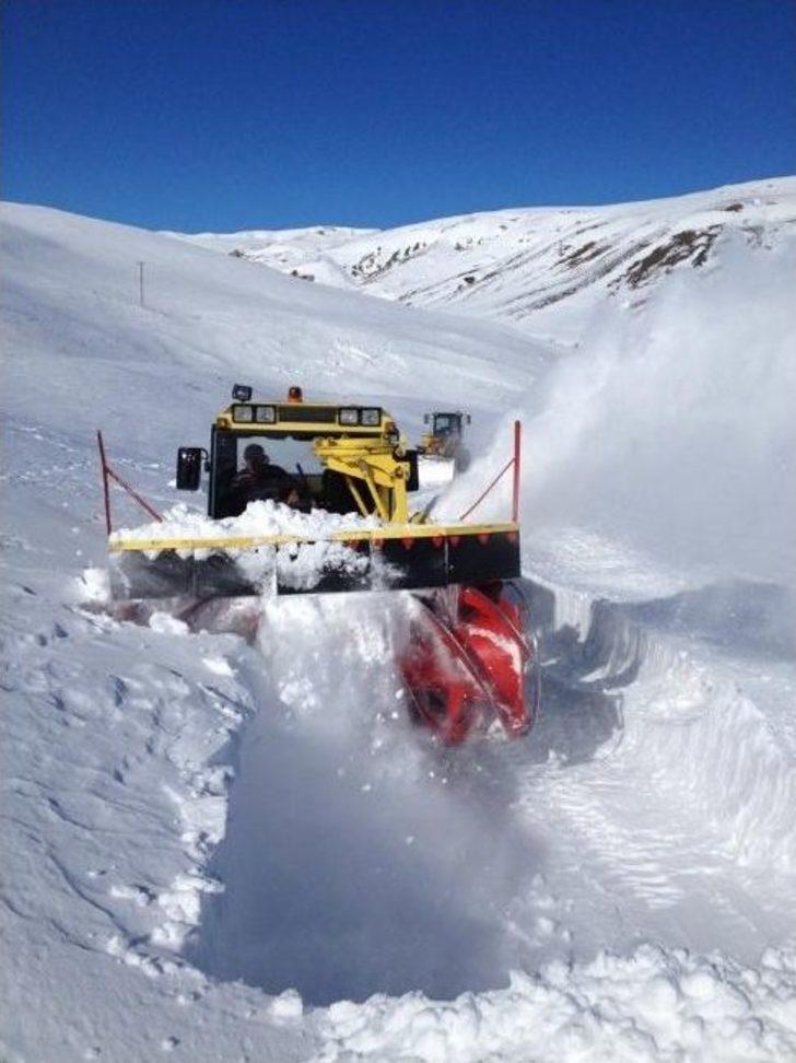 Büyükşehir Belediyesi’nden Yoğun Kar Mesaisi G2