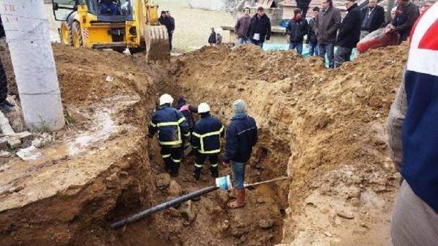 Sarıgöl'de Kanalizasyon Kazısında Göçük: 1 Ölü, 1 Yaralı