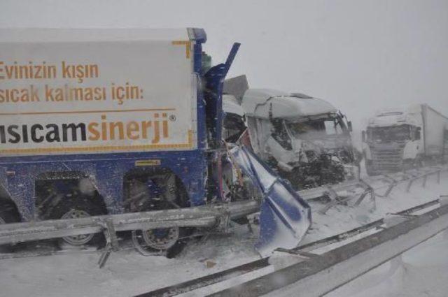 Bozüyük'te Zincirleme Kaza: 30 Yaralı