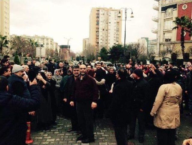 Ataköy Cinayetinde Zanlının Yakalanmasını Isteyen Aile Ve Mahalleli Yürüdü