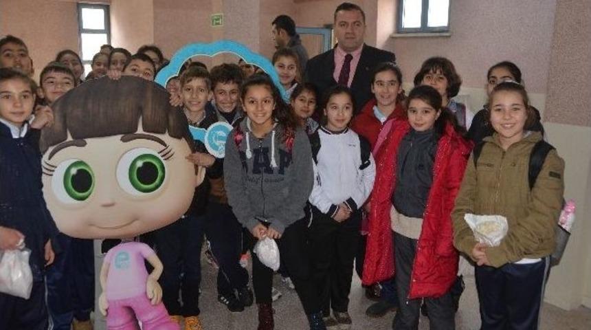 Mersin&rsquo;de "enerji &Ccedil;ocuk Naz" Tiyatrosu G&ouml;sterisi Yapıldı