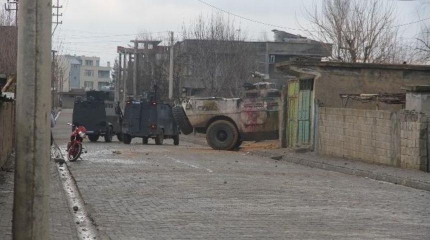İzinsiz A&ccedil;ılan Yardım &Ccedil;adırı Polis Tarafından Yıkıldı