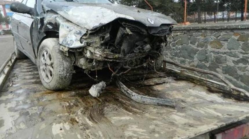 K&ouml;peğe &Ccedil;arpmamak Isterken Eve &Ccedil;arptı