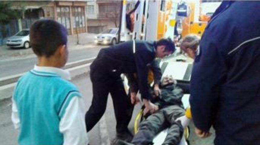 Alkol Komasına Giren Yaşlı Adam Yere Yığıldı