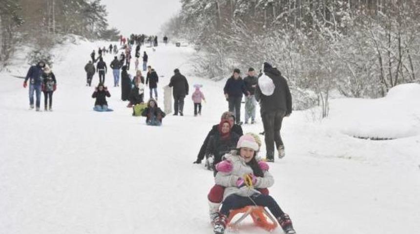 İzmit Kent Ormanı'nda Kayak
