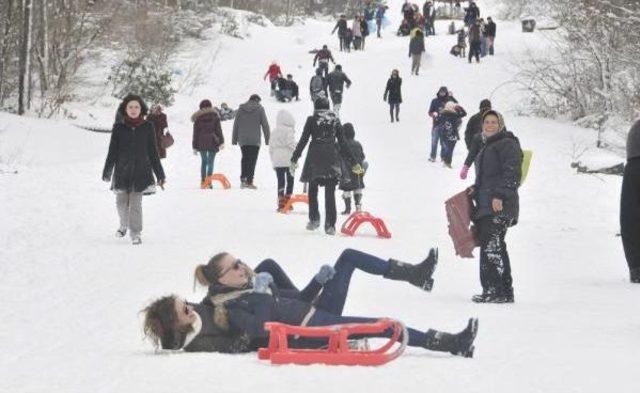 İzmit Kent Ormanı'nda Kayak