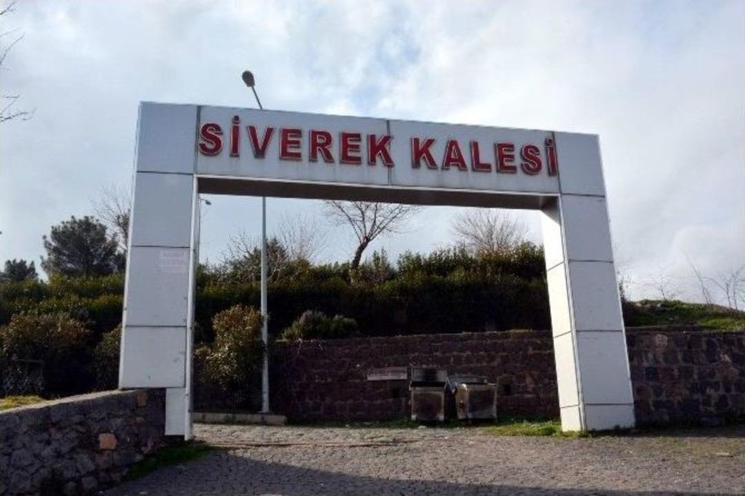 Tarihi Siverek Kalesi Tehlike Sa&ccedil;ıyor