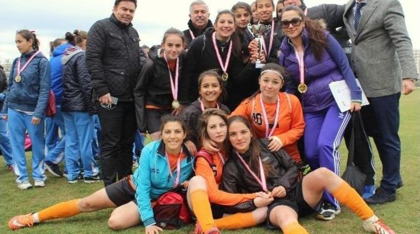 Futbol Finalistlerini Se&ccedil;ti