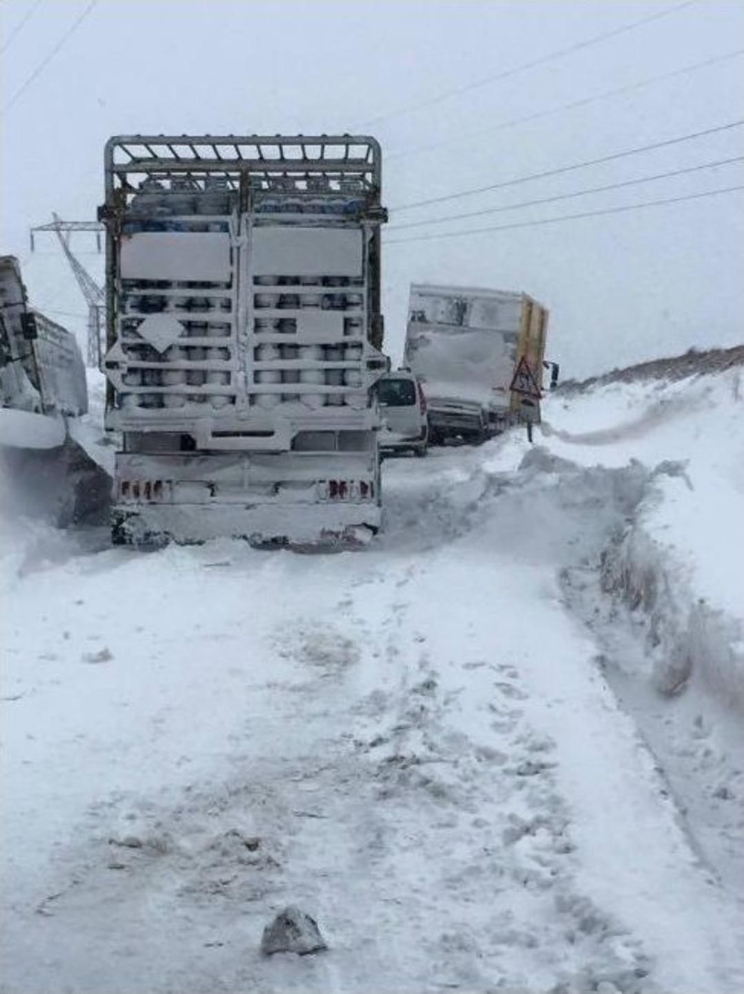 Eskişehir-afyonkarahisar Yolu Ulaşıma Kapalı