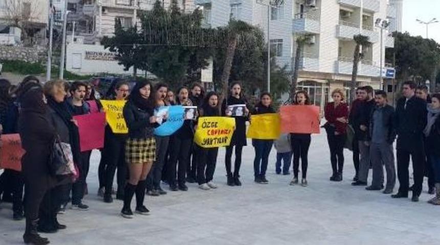 &Ouml;zgecan Cinayetine Siyah Bantlı Protesto