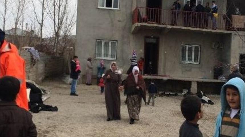 Van&rsquo;da Ev Yangını: 1 Yaralı