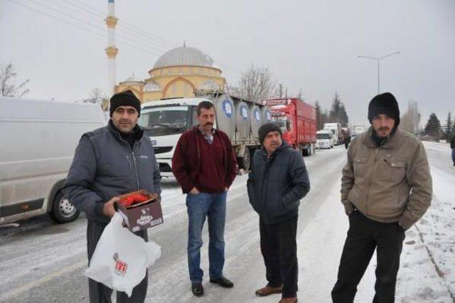 Eskişehir-Kütahya Karayolunun Açılmasını Bekliyorlar