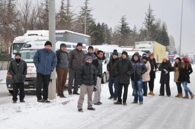 Eskişehir-Kütahya Karayolunun Açılmasını Bekliyorlar