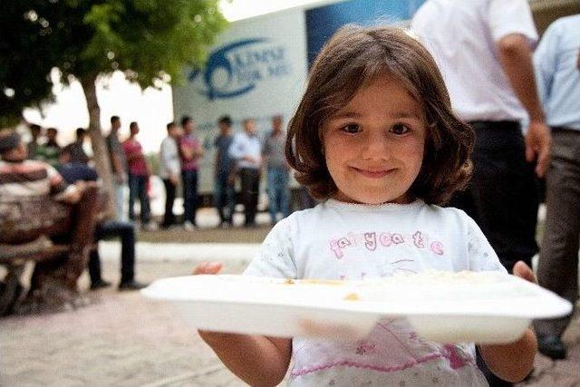 Kilis’te Mültecilere 3 Yılda 3 Milyon Kişilik Yemek Dağıtıldı