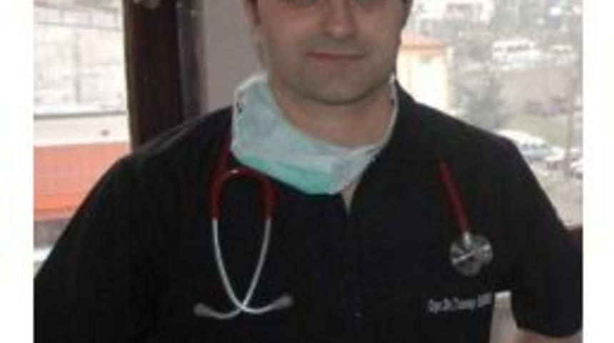 Ani Başlayan Şiddetli G&ouml;ğ&uuml;s Ağrısına Dikkat