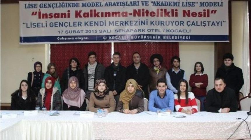 Liseli Gen&ccedil;ler Kendi Merkezini Kuruyor