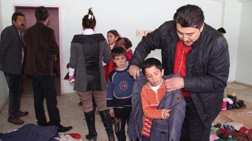 İstanbul'dan Başkaleli &Ouml;ğrencilere Yardım