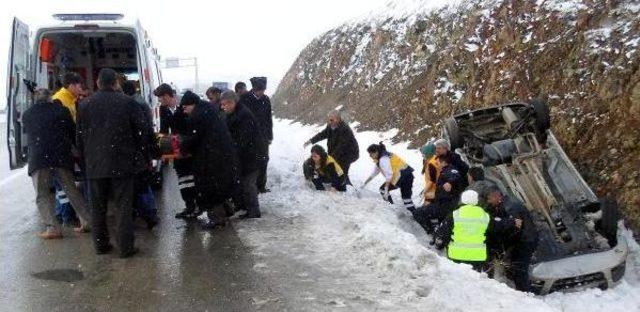 Ters Dönen Araçtan Sürücü Yara Almadan Çıktı, Kayınpederi Yaralandı