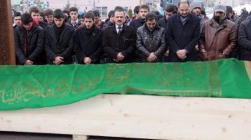 Muhsin Yazıcıoğlu&rsquo;nun Annesi İ&ccedil;in Gıyabi Cenaze Namazı Kılındı