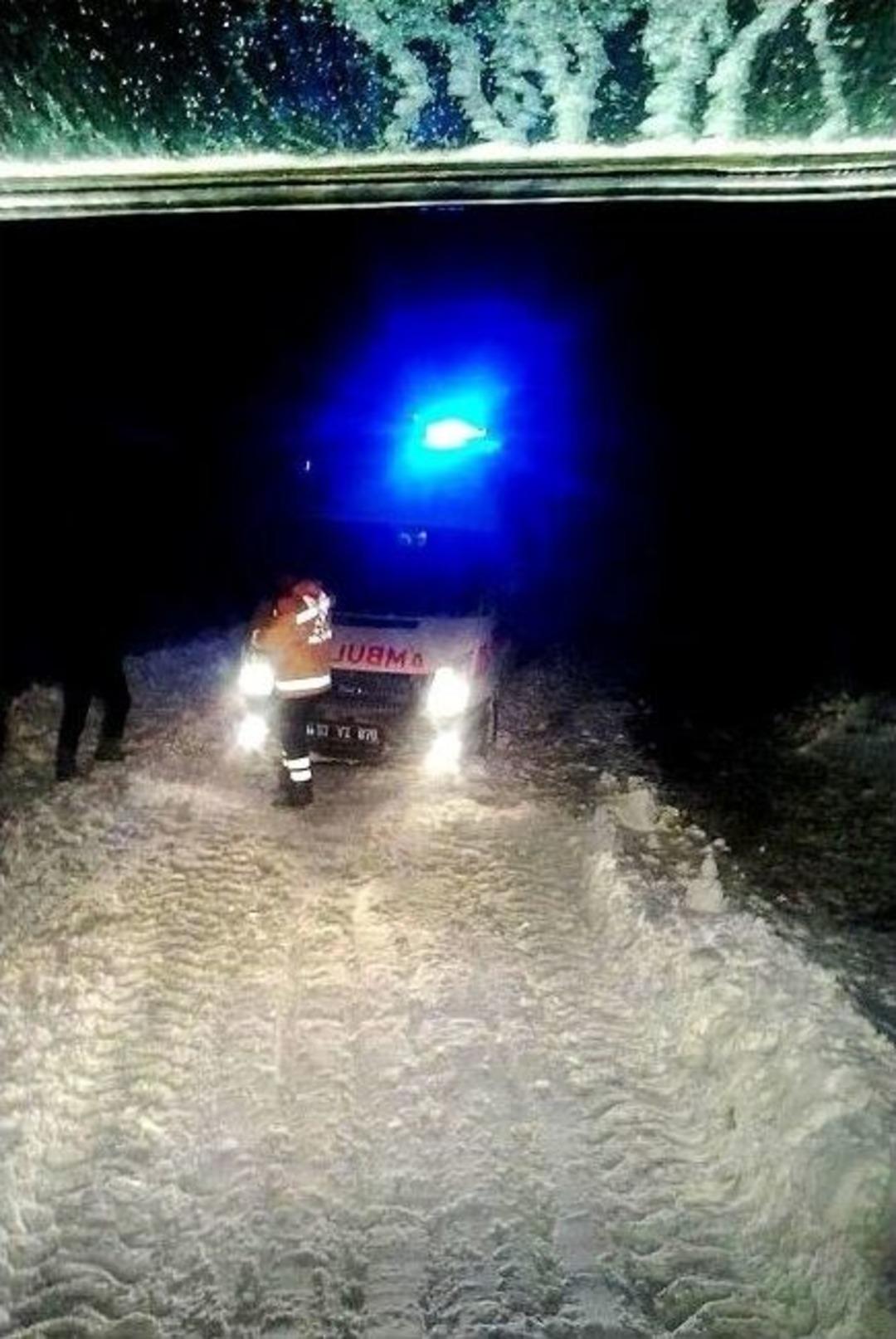 Emirdağ&rsquo;da 112 Acil Servis Ekiplerinin Karla İmtihanı