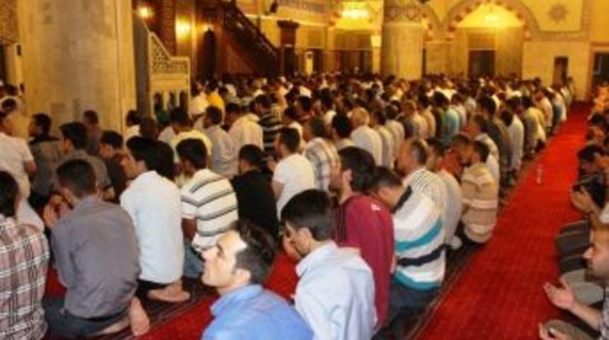 &ldquo;kadına El Kalkmaz&rdquo; Hutbesi