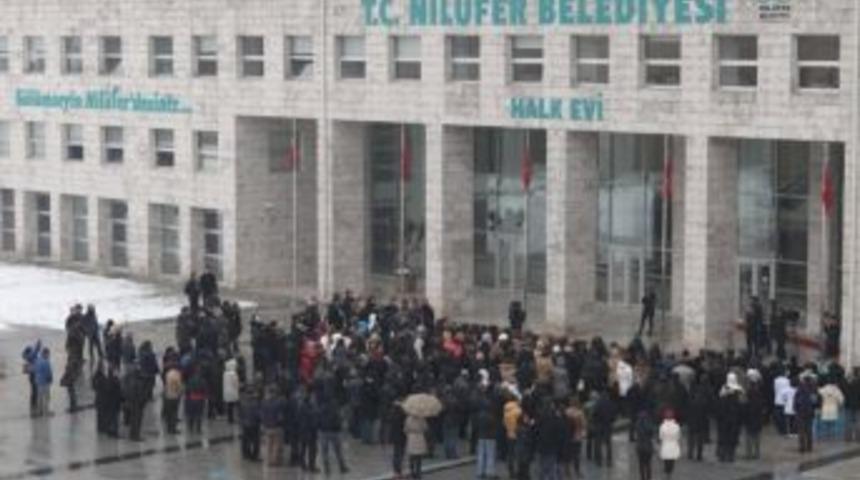 Nil&uuml;fer Belediyesi &Ccedil;alışanlarından Kadına Şiddet Tepkisi