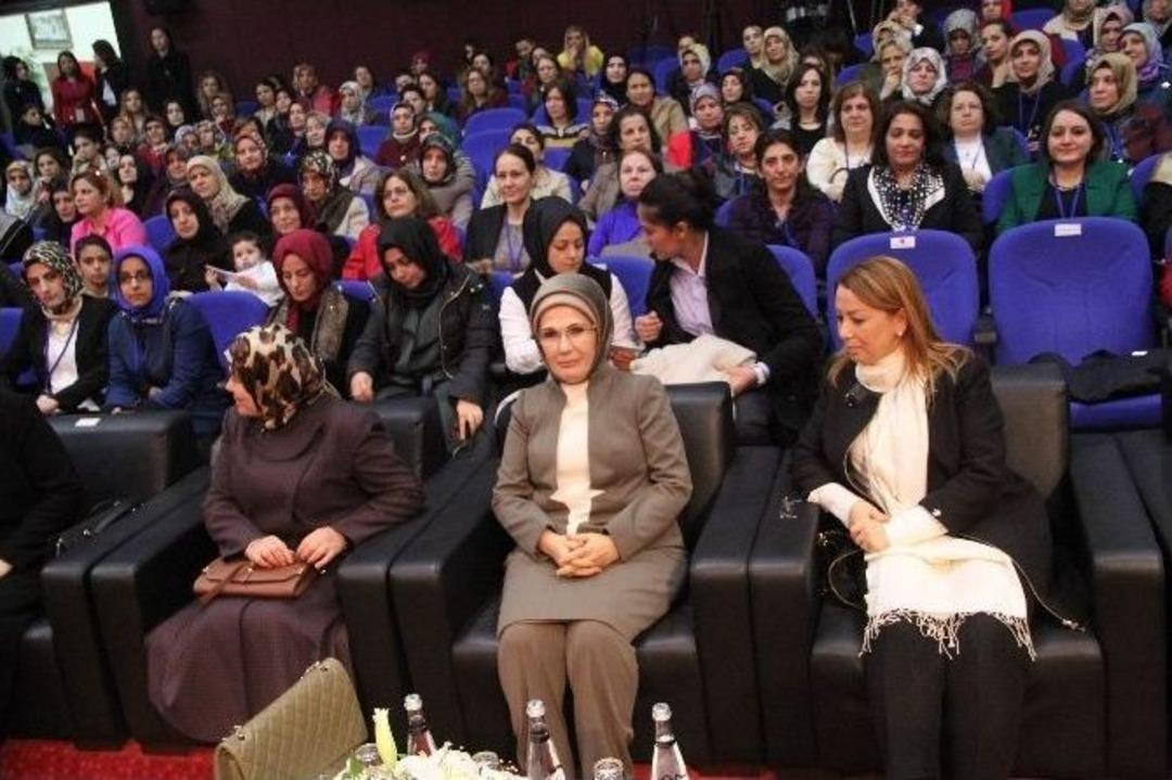 Emine Erdoğan, Anne &Uuml;niversitesi Eğitim Programına Katıldı